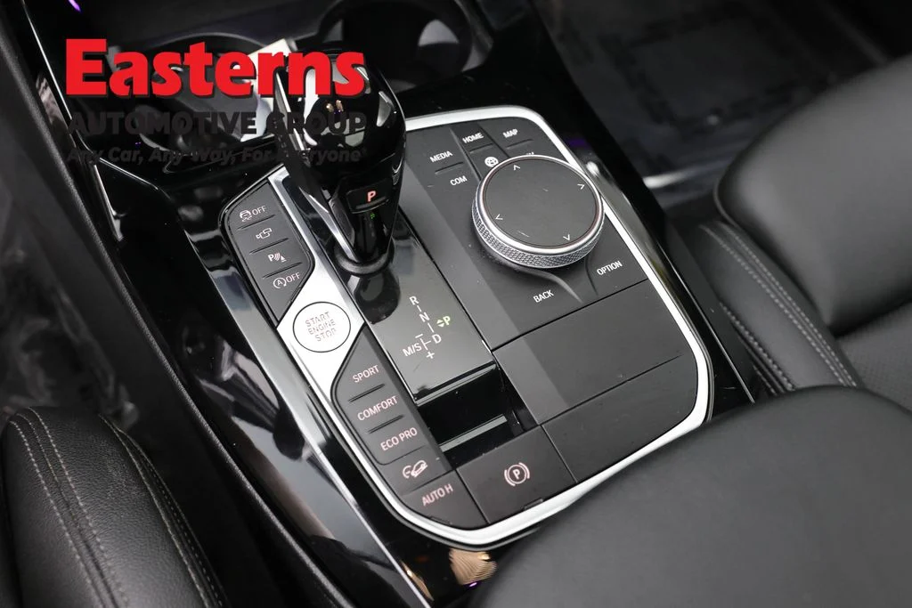 Used 2023 White BMW xDrive30i image 13