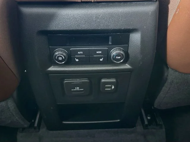 Used 2019 White Chevrolet High Country image 27