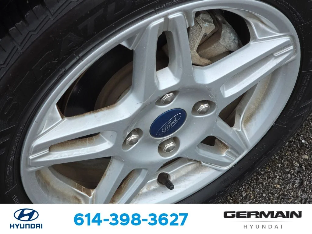 Used 2019 Gray Ford SE image 13