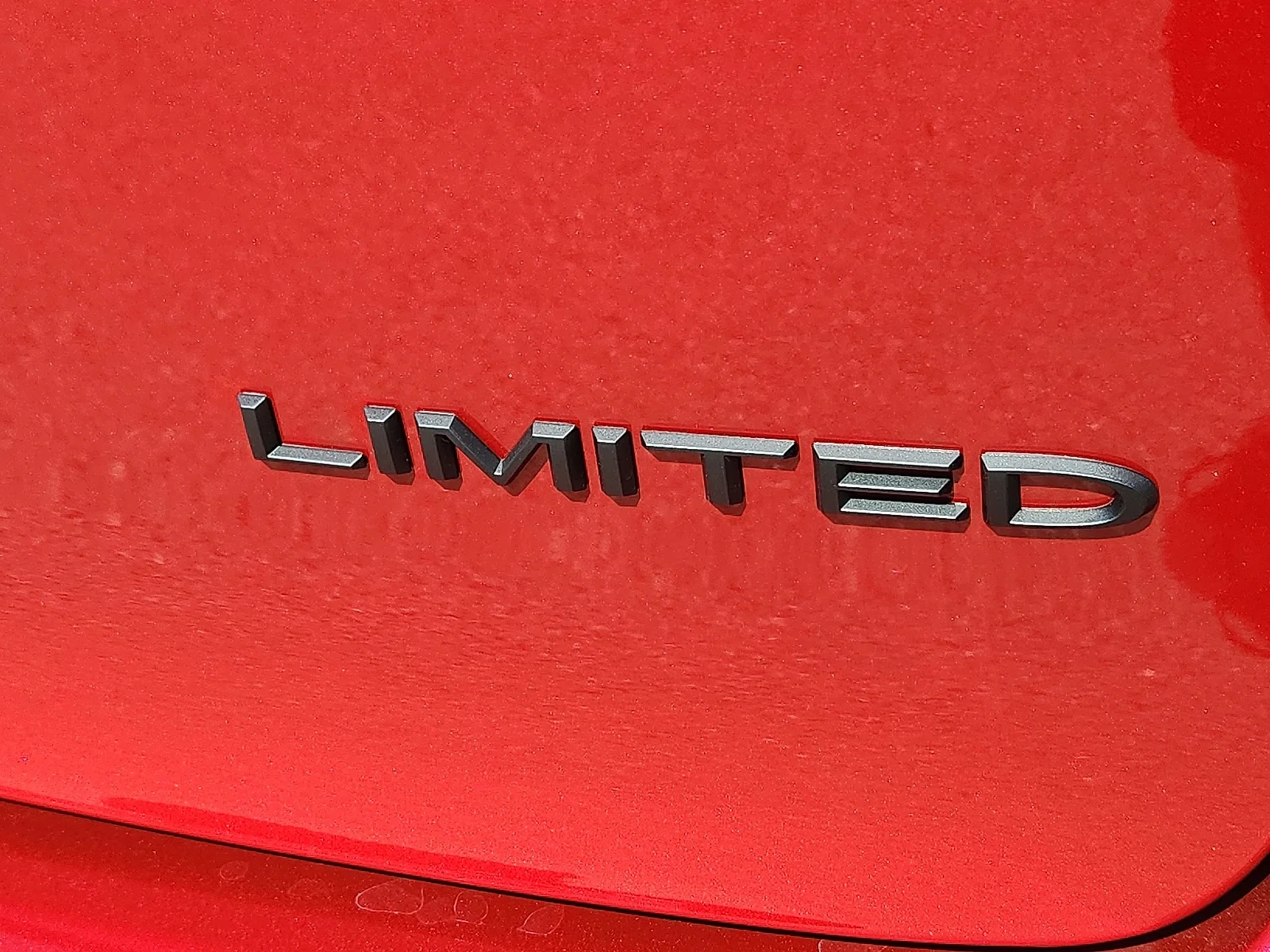 New 2027 Red Hot Pearl-Coat Paint Chrysler LIMITED image 9