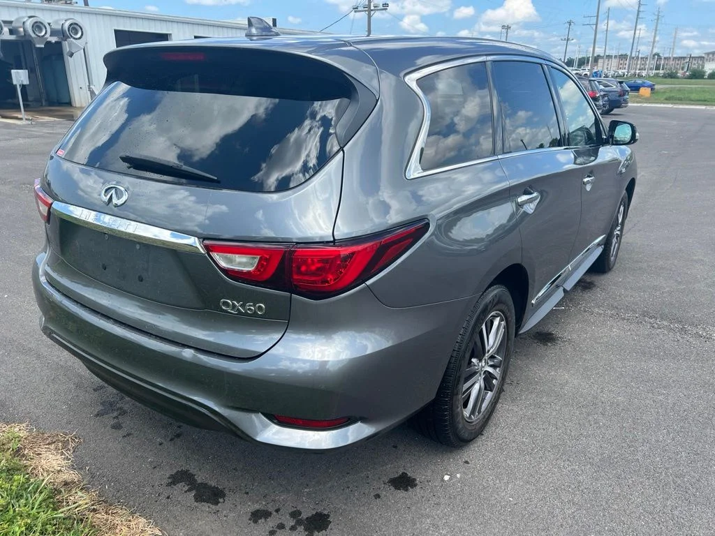 Used 2016 Graphite Shadow INFINITI Base image 3