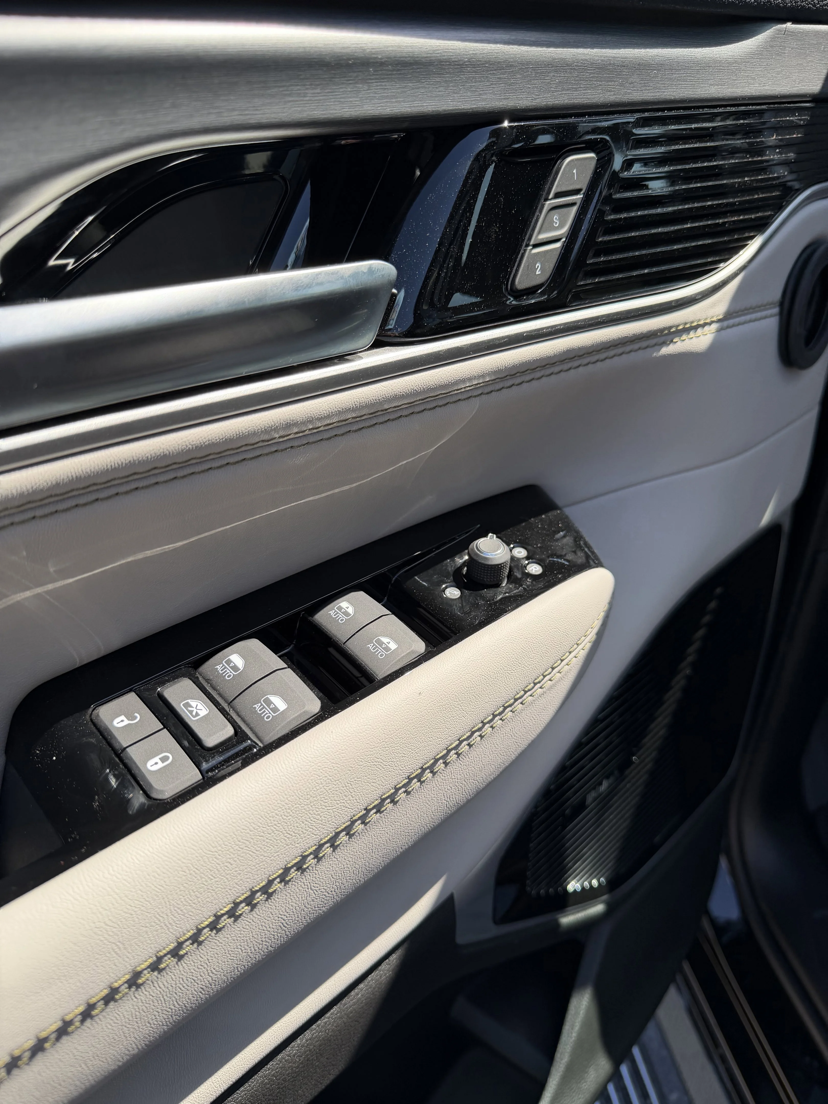 New 2026 High Gloss Black Exterior Paint Jeep Limited Reserve image 18