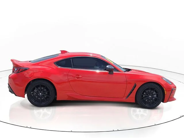 Used 2022  Toyota Premium image 4