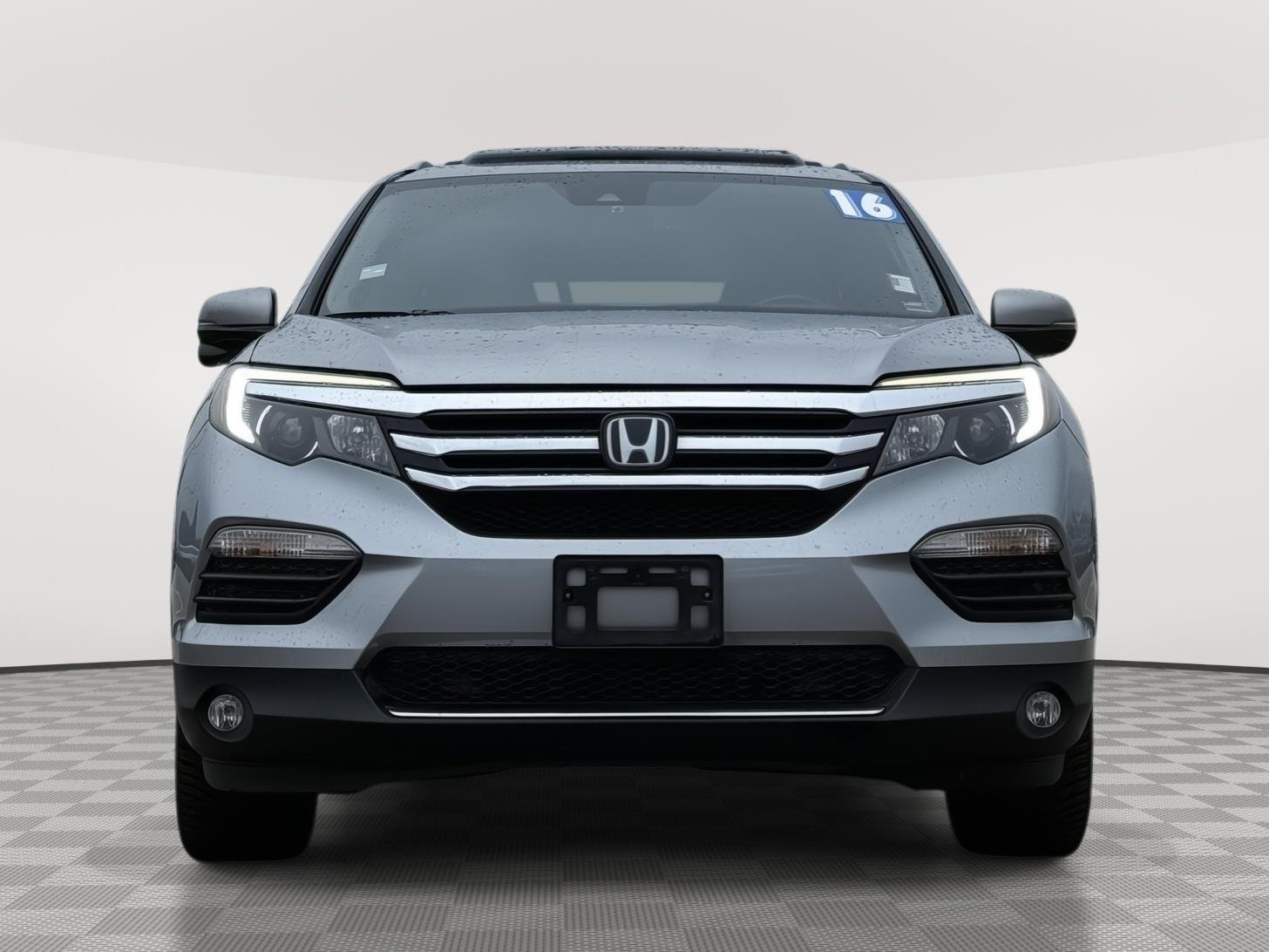 Used 2016 Honda Pilot Touring with VIN 5FNYF5H91GB042187 for sale in Kansas City