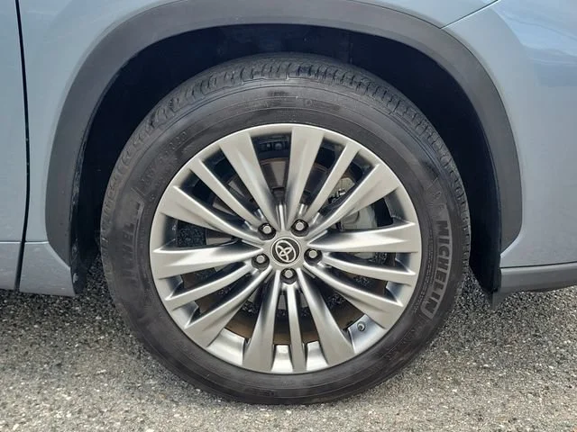 2021 Toyota Highlander Platinum - Photo 6