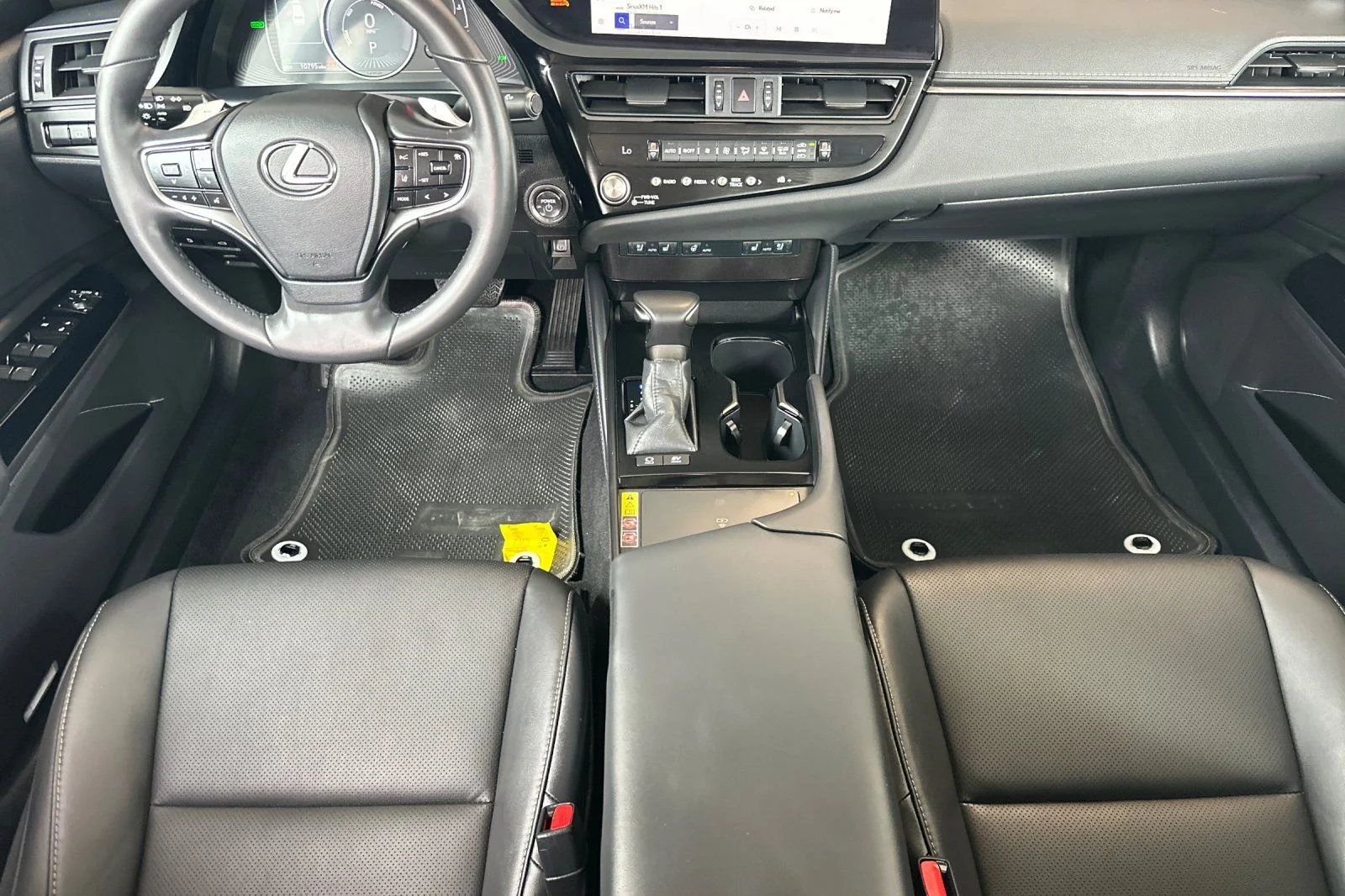 Used 2025 White Pearl Lexus 300h image 10