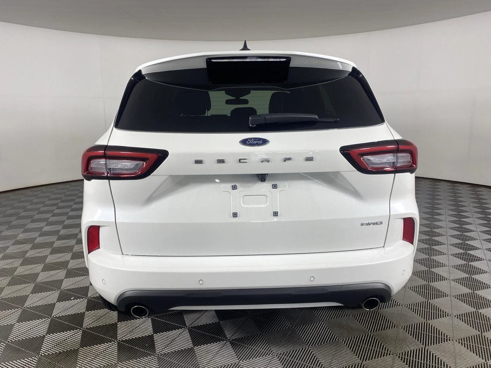 Used 2023 Star White Metallic Tri-Coat Ford ST-Line image 16
