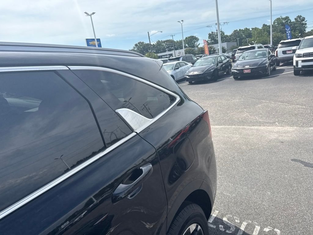 Used 2024 Black Kia S image 7