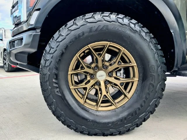 Used 2025 Green Ford Raptor image 26