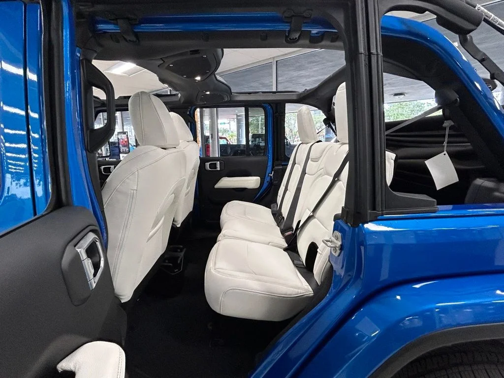 Used 2024 Blue Jeep Sahara image 28