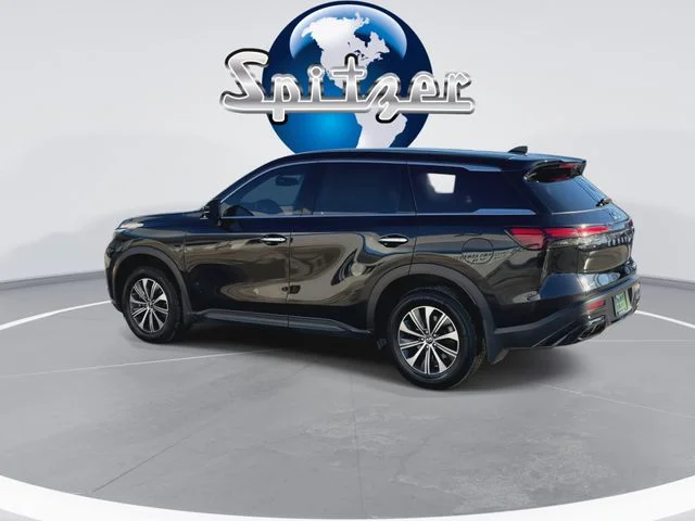 Used 2022 Black INFINITI PURE image 7