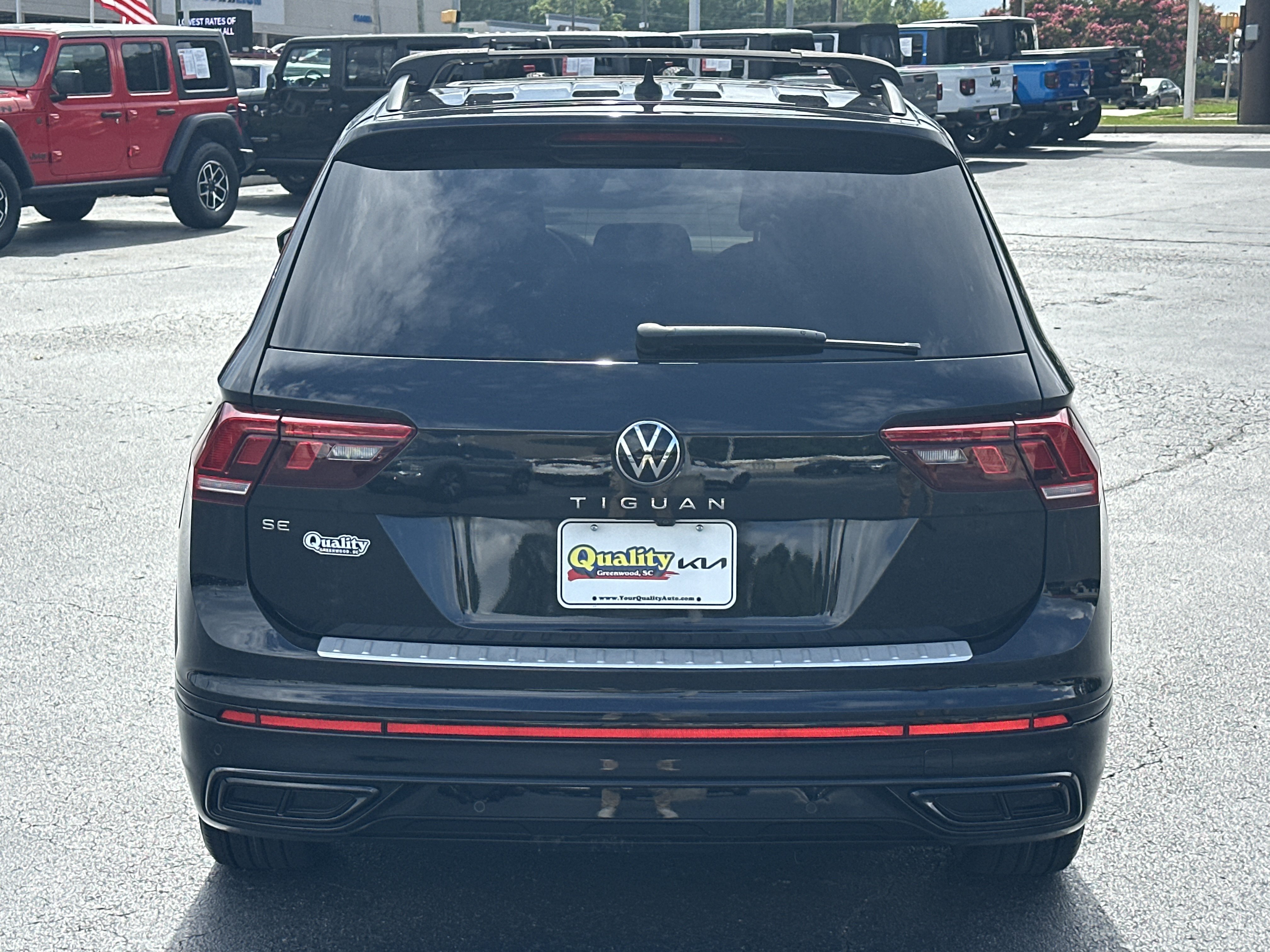 Used 2022  Volkswagen SE R-Line Black image 7