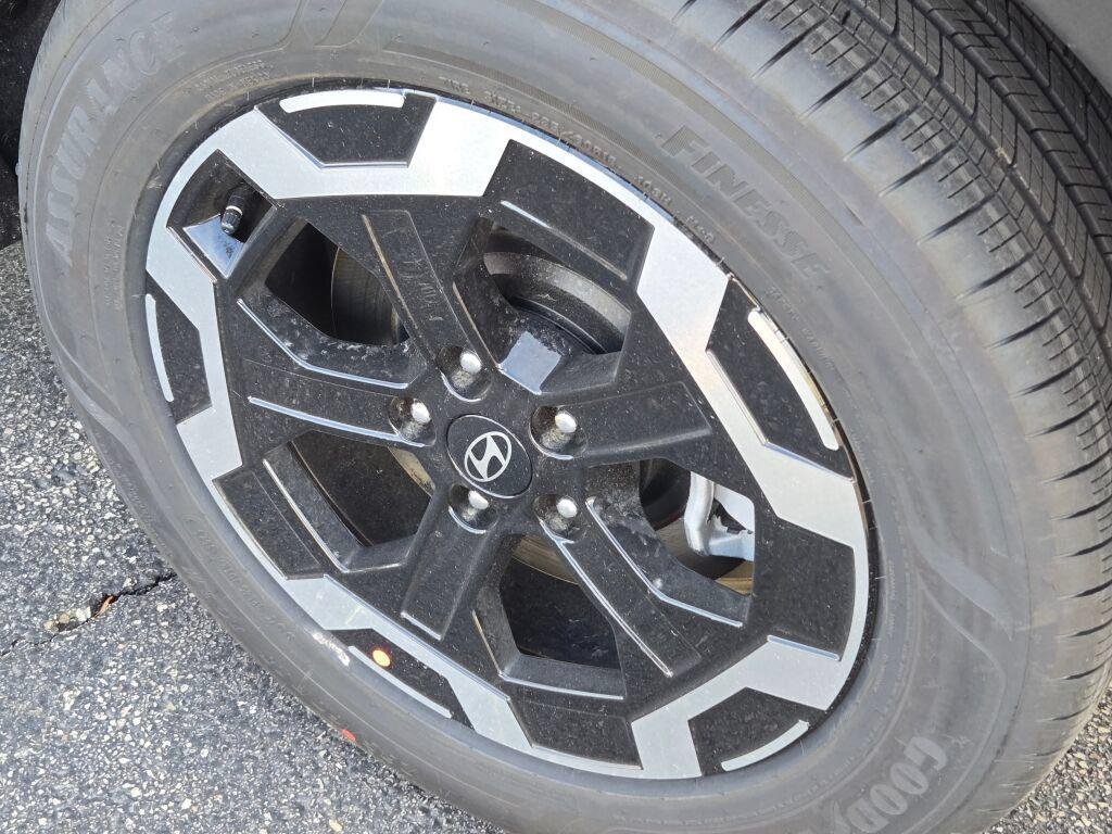 New 2026 Silver Hyundai SEL AWD image 15