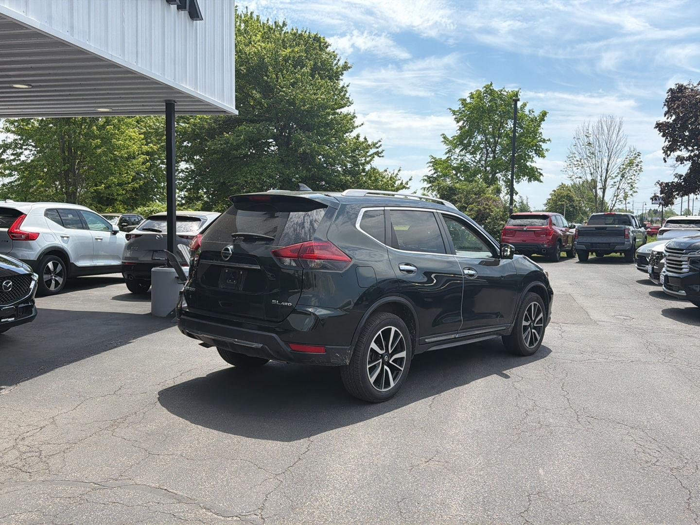 Used 2020 Midnight Pine Metallic Nissan SL image 5