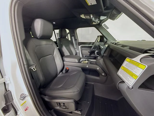 New 2026 Fuji White Land Rover S image 30