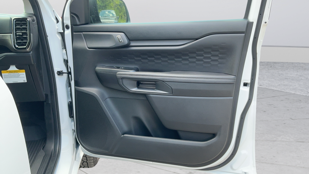 New 2026 Oxford White Ford XLT image 23
