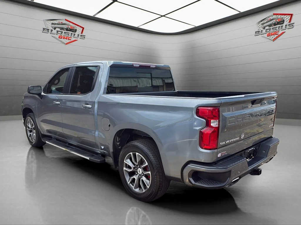 Used 2021 Gray Chevrolet RST image 3