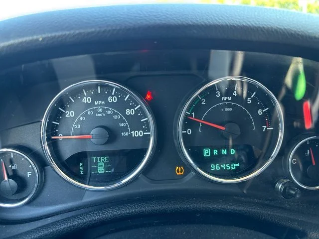 Used 2015 Gray Jeep Unlimited Sport image 16