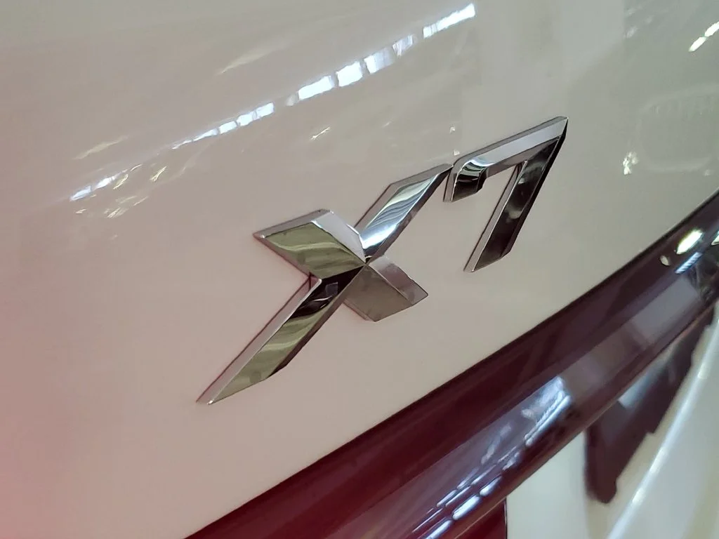 New 2027 White BMW xDrive40i image 6