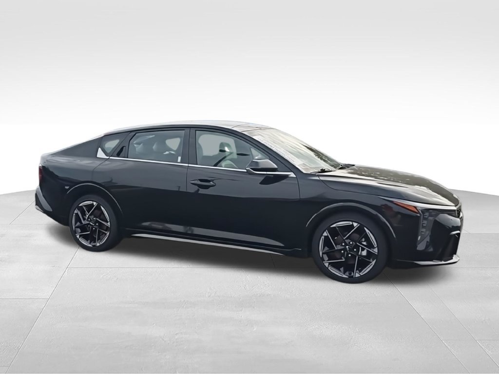2025 Kia K4 GT-Line - Photo 3