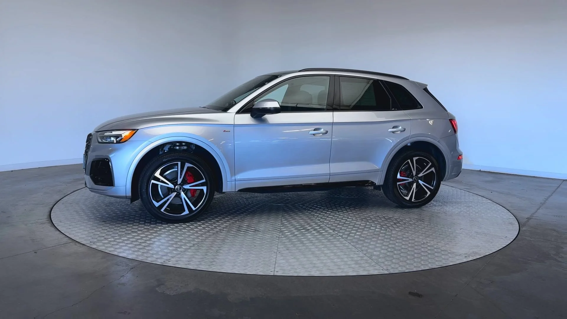 Used 2025 Florett Silver Metallic Audi S line Premium Plus image 5