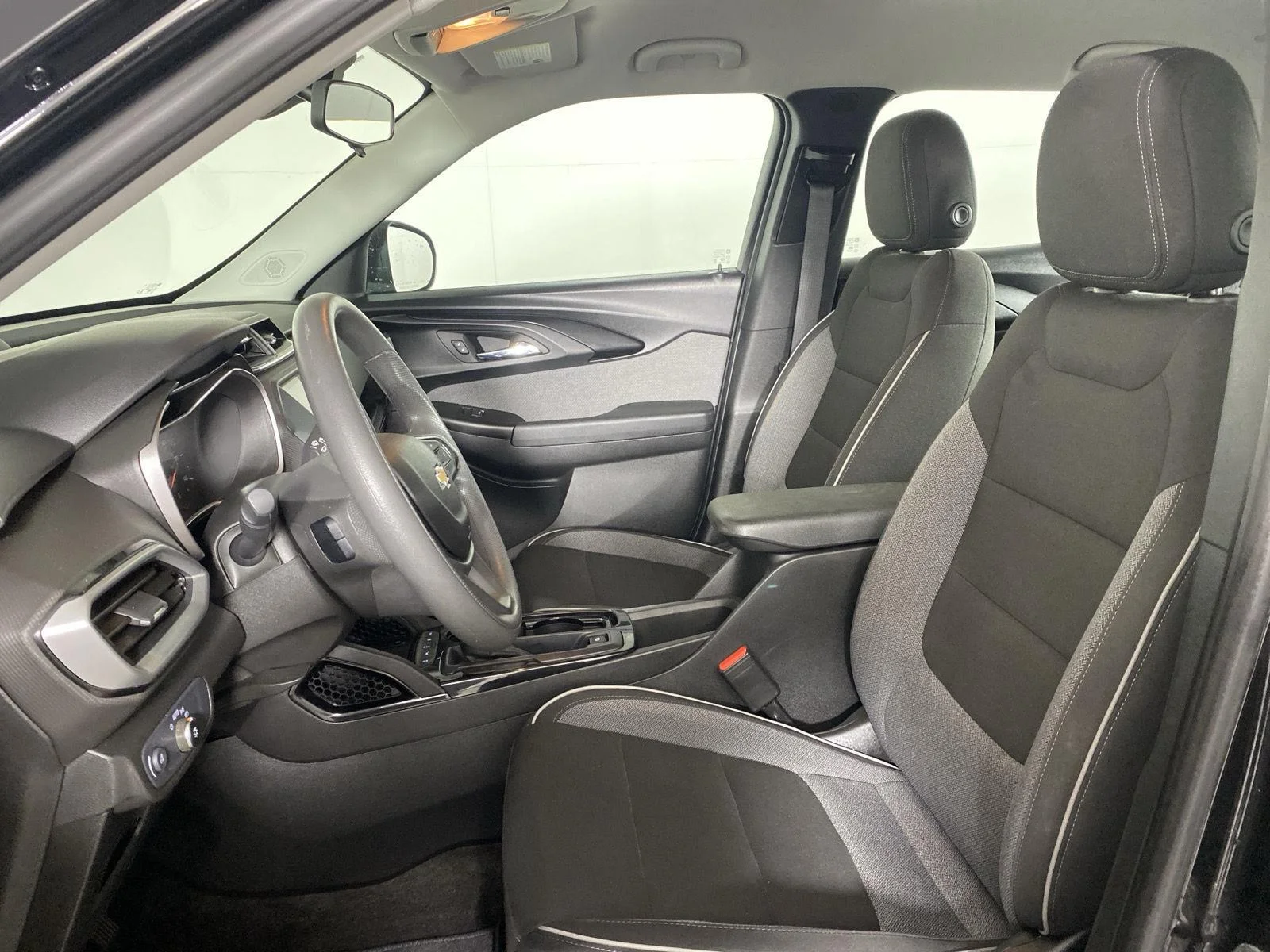 Used 2022 MOSAIC BLACK METALLIC Chevrolet LS image 10