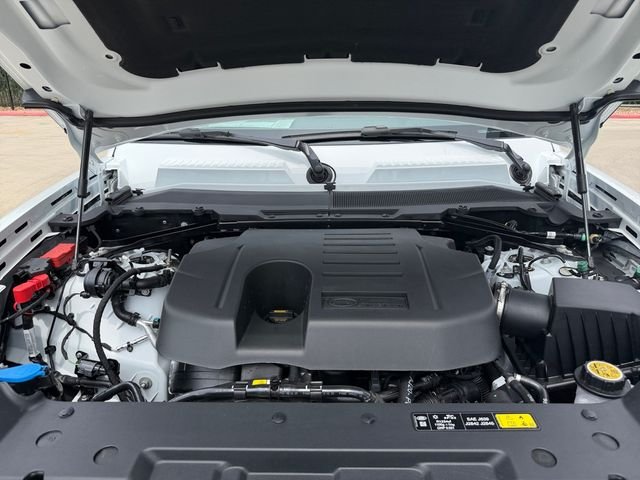 New 2026 Fuji White Land Rover X-Dynamic SE image 19