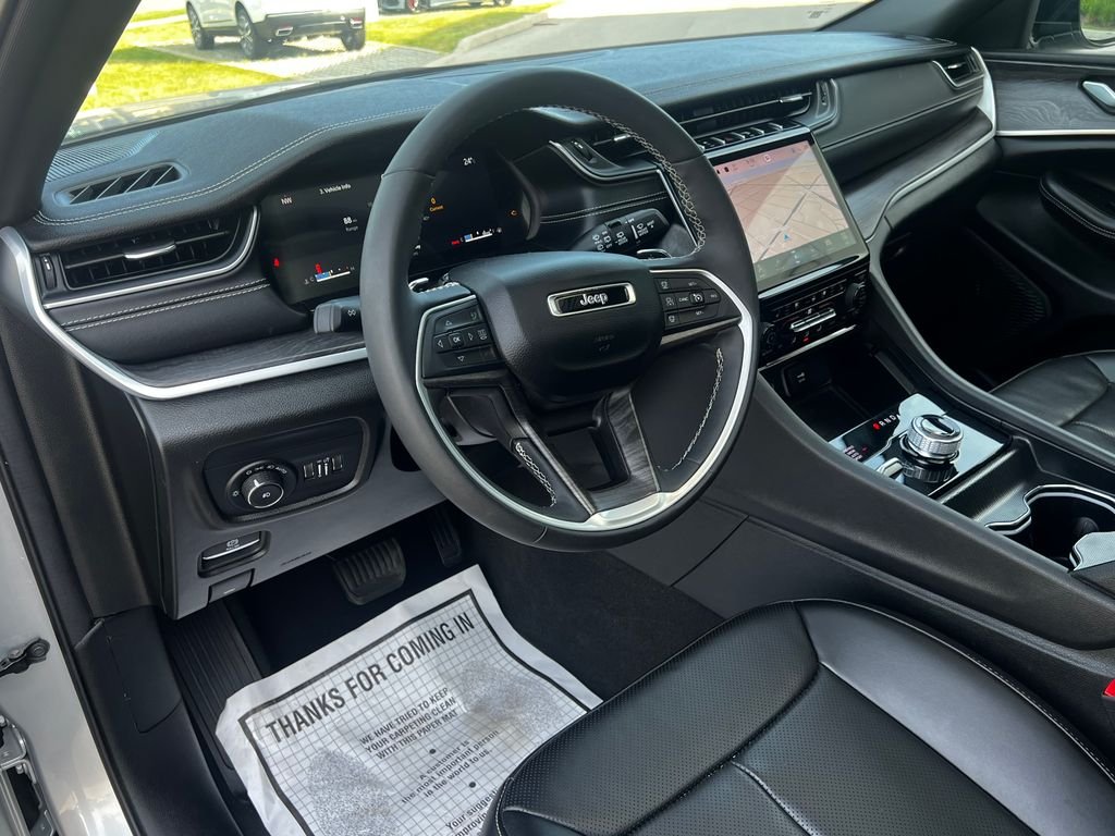 Used 2024 Silver Jeep Limited image 12