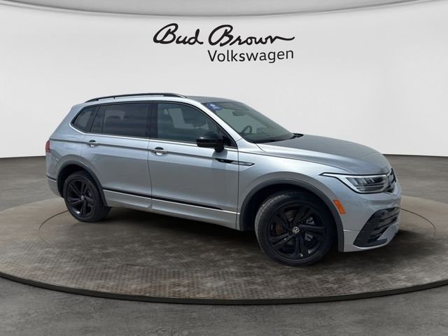 Certified 2024 Volkswagen Tiguan SE R-LINE BLACK with VIN 3VV8B7AX6RM005989 for sale in Kansas City