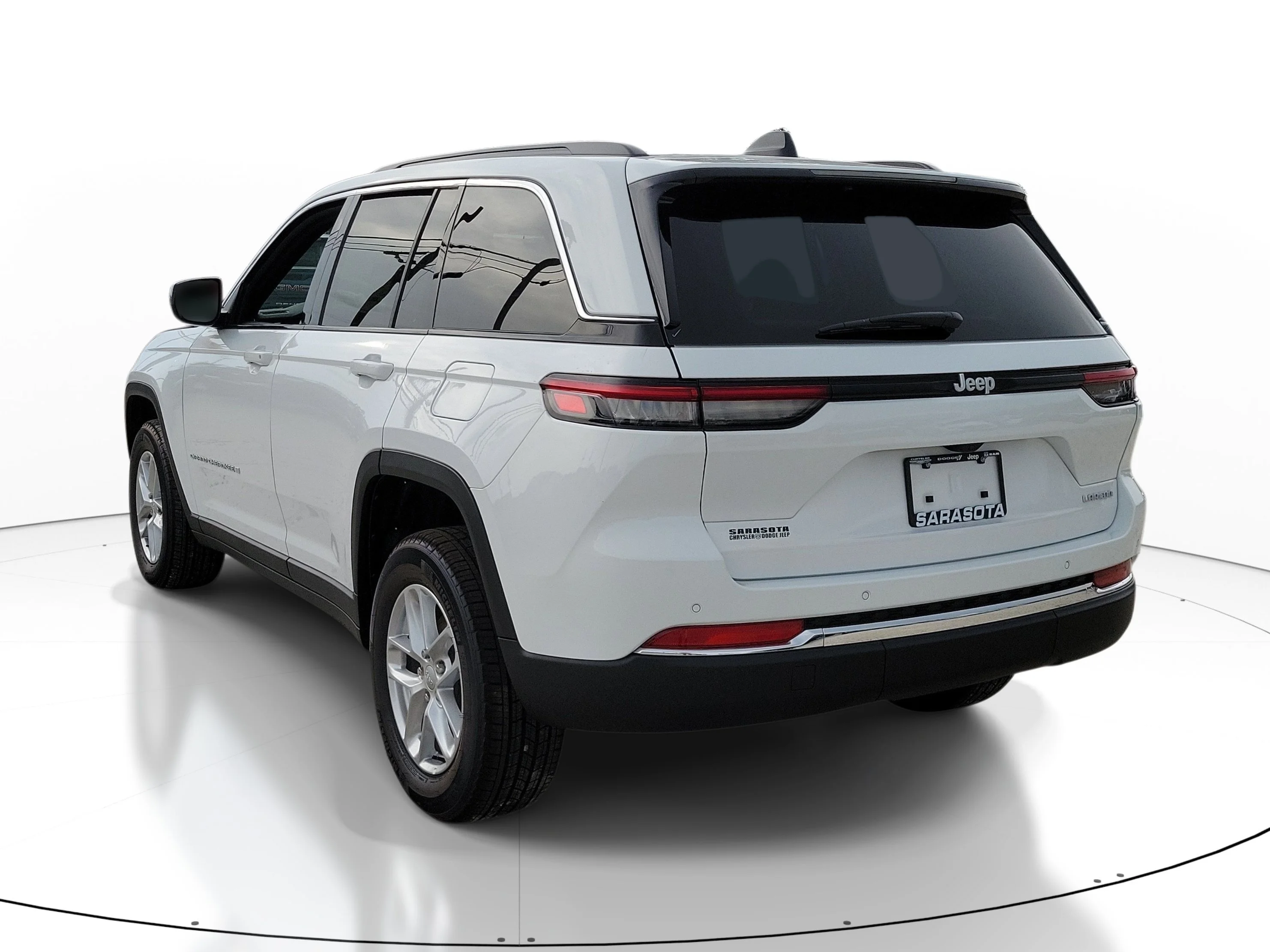 New 2026 Bright White Clearcoat Jeep Laredo X image 4