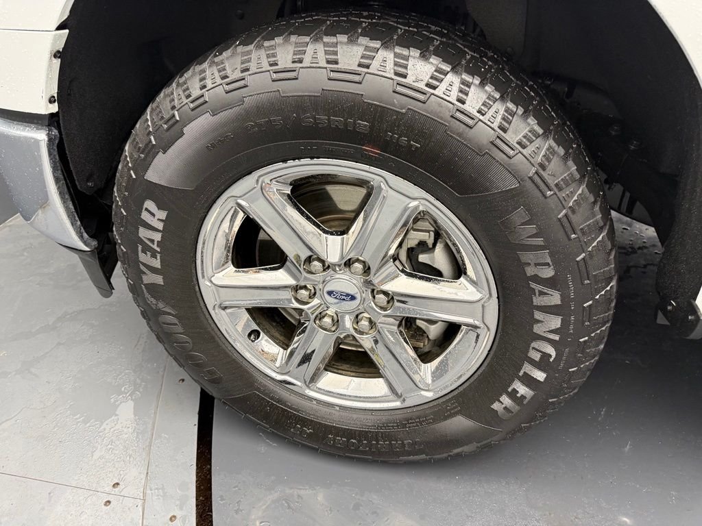 Used 2025 White Ford XLT image 40
