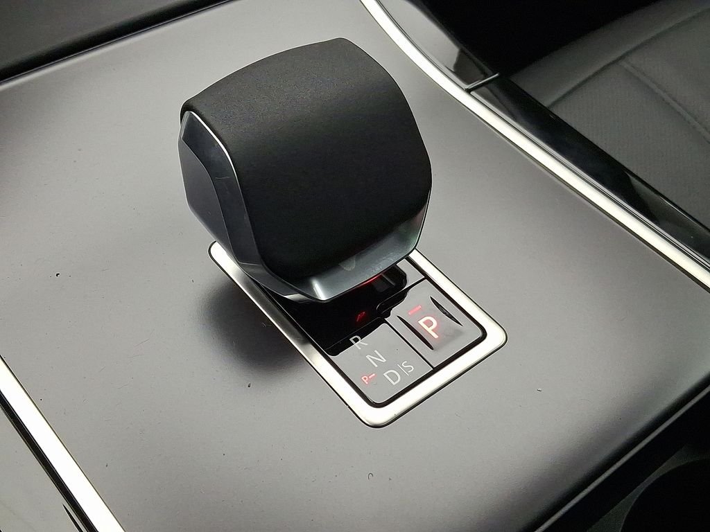 New 2026 Seoul Pearl Silver Land Rover S image 12
