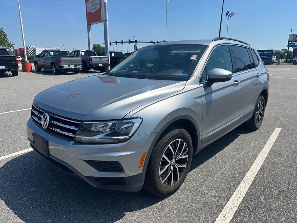 Used 2021  Volkswagen 2.0T SE image 2