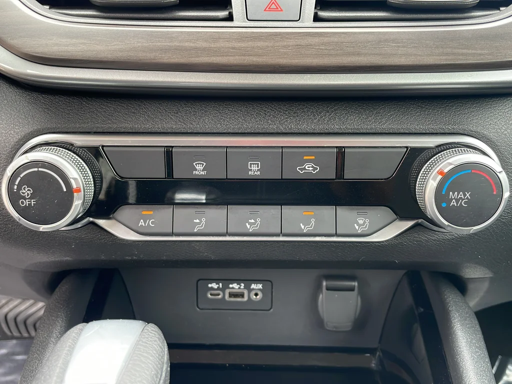 Used 2024 Black Nissan 2.5 SV image 21