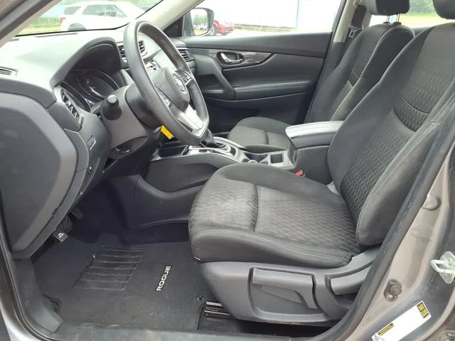 Used 2018 Gray Nissan S image 9