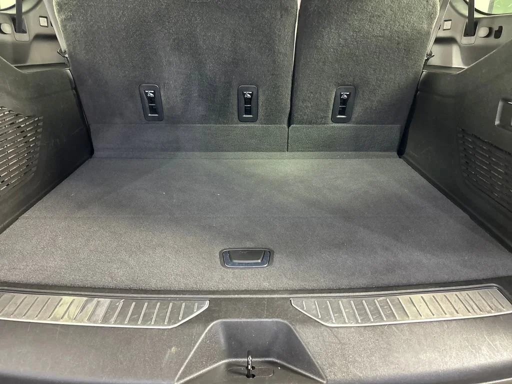 Used 2024 Summit White Chevrolet Premier image 21