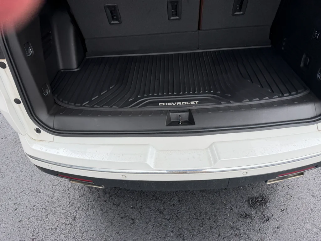 Used 2019 IRIDESCENT PEARL TRICOAT Chevrolet High Country image 8