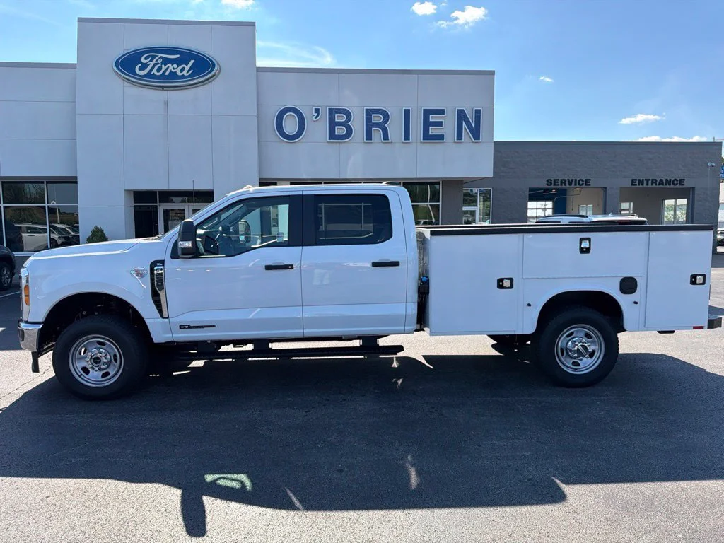 New 2026 Oxford White Ford F-350® XL image 2