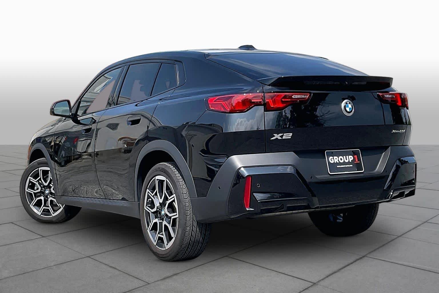 Used 2026 Black Sapphire Metallic BMW xDrive28i image 11