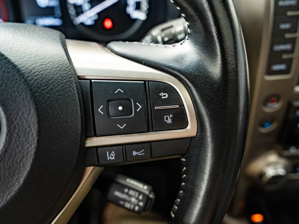 Used 2021 Onyx Black Lexus 460 Premium image 28