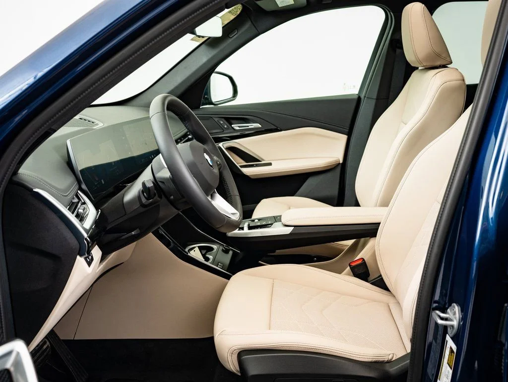 Used 2025 Blue Metallic BMW xDrive28i image 20