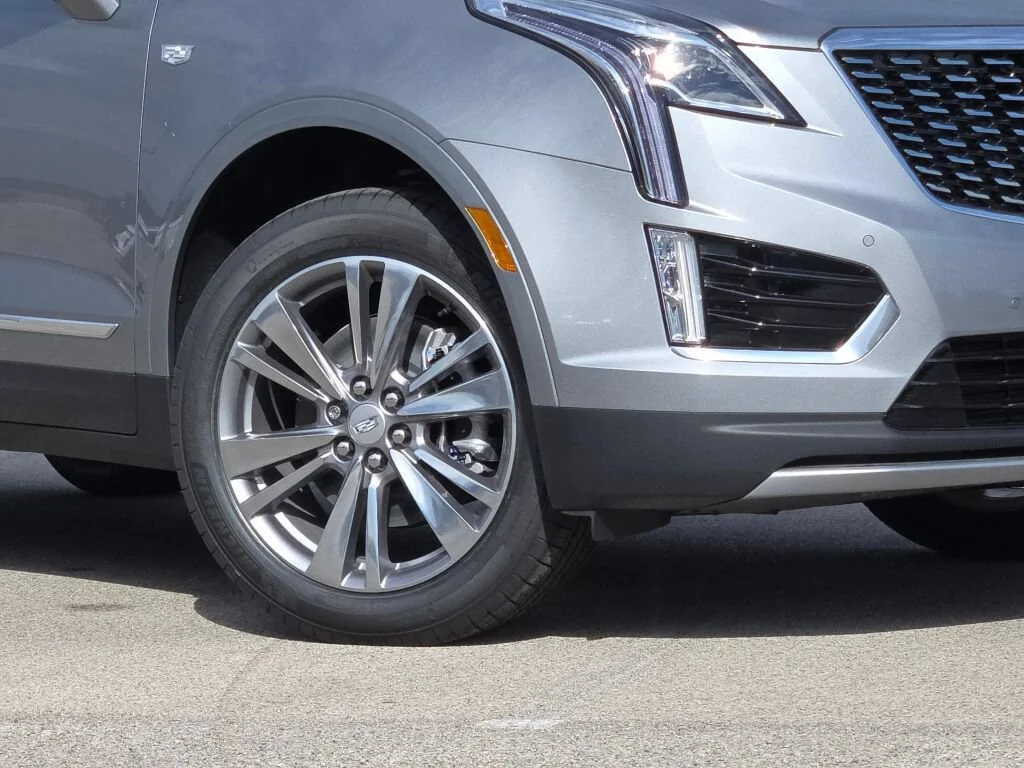 New 2025 Argent Silver Metallic Cadillac Premium Luxury image 3