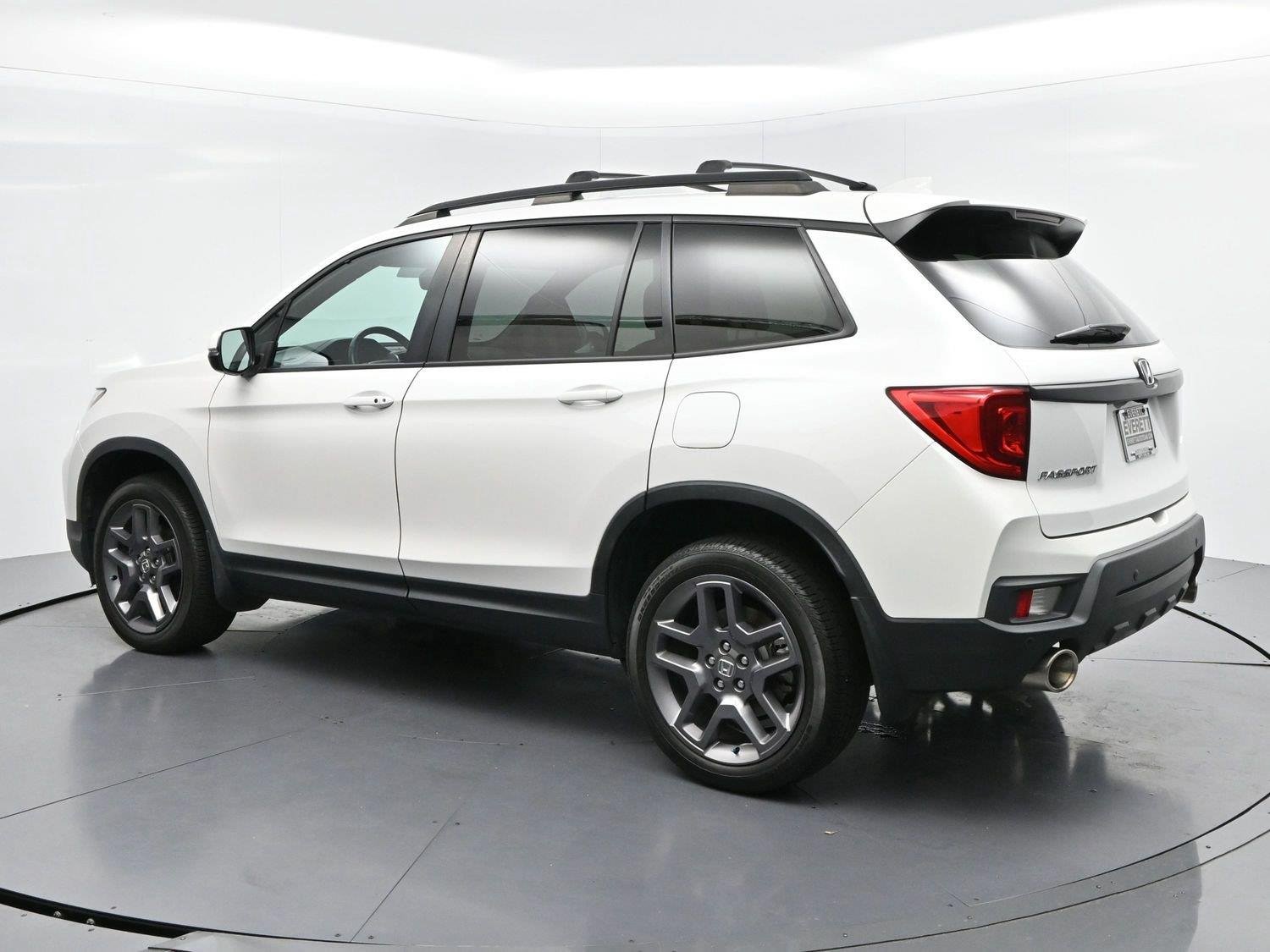 Used 2023 Platinum White Pearl Honda EX-L image 5