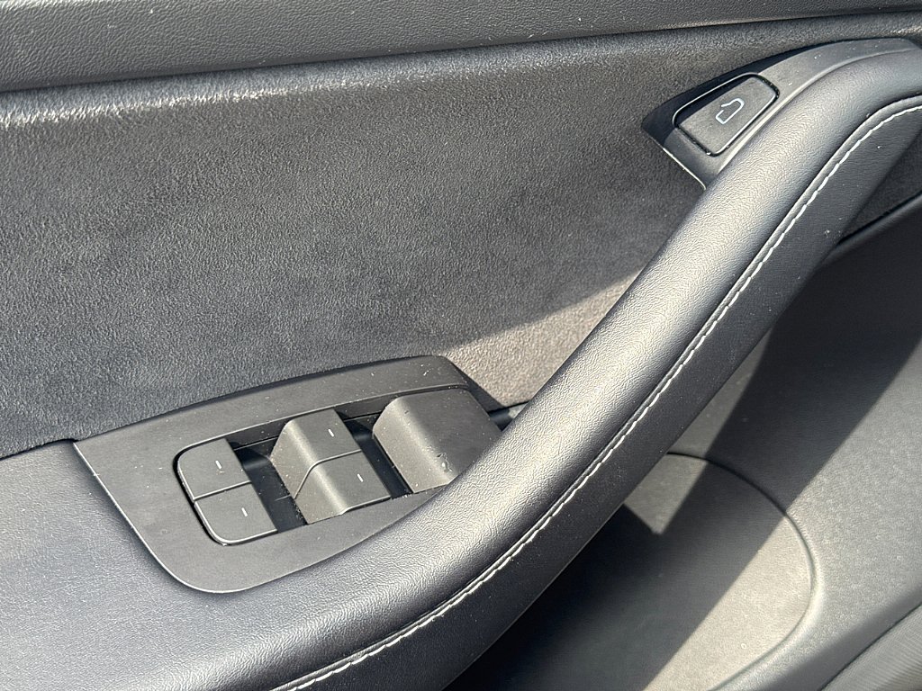Used 2022 Black Tesla Long Range image 19