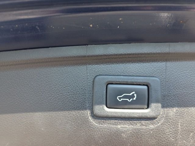 Used 2018 Blue Subaru 2.5i image 12