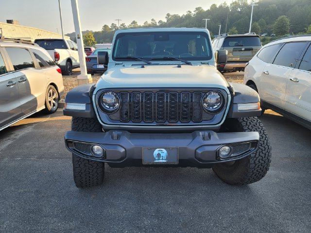 Used 2024 Gray Jeep Sport image 2