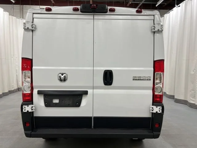 Used 2025 White Ram Base image 23