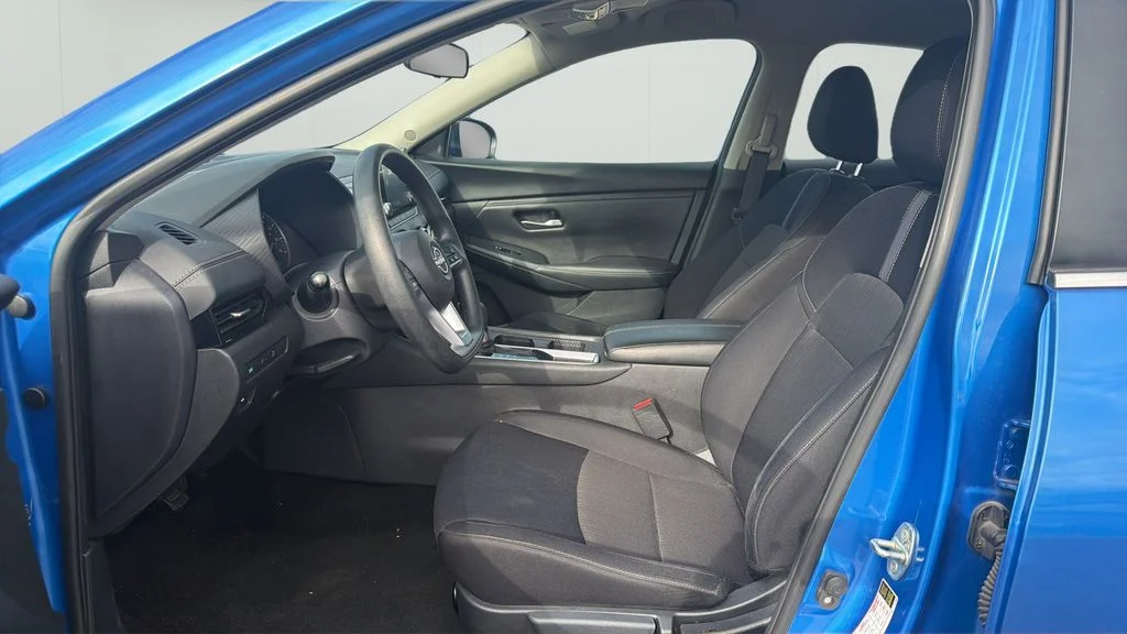 Used 2024 Blue Nissan SV image 9