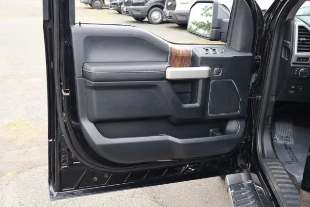 Used 2019 Black Metallic Ford Lariat image 13