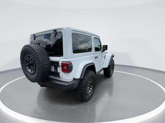 New 2025 Bright White Clear-Coat Exterior Paint Jeep Rubicon X image 8